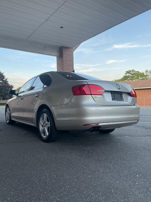 Used Volkswagen Jetta Sedan 4dr DSG TDI w/Premium 2012 | Supreme Automotive. New Britain, Connecticut Used Volkswagen Jetta Sedan 4dr DSG TDI w/Premium 2012 | Supreme Automotive. New Britain, Connecticut