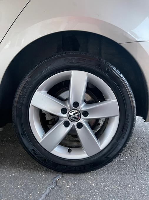 Used Volkswagen Jetta Sedan 4dr DSG TDI w/Premium 2012 | Supreme Automotive. New Britain, Connecticut Used Volkswagen Jetta Sedan 4dr DSG TDI w/Premium 2012 | Supreme Automotive. New Britain, Connecticut