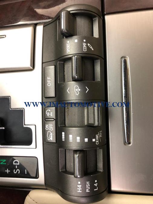 2014 Lexus Lx 570 4WD 4dr, available for sale in Naugatuck, Connecticut | J&M Automotive Sls&Svc LLC. Naugatuck, Connecticut 2014 Lexus Lx 570 4WD 4dr, available for sale in Naugatuck, Connecticut | J&M Automotive Sls&Svc LLC. Naugatuck, Connecticut