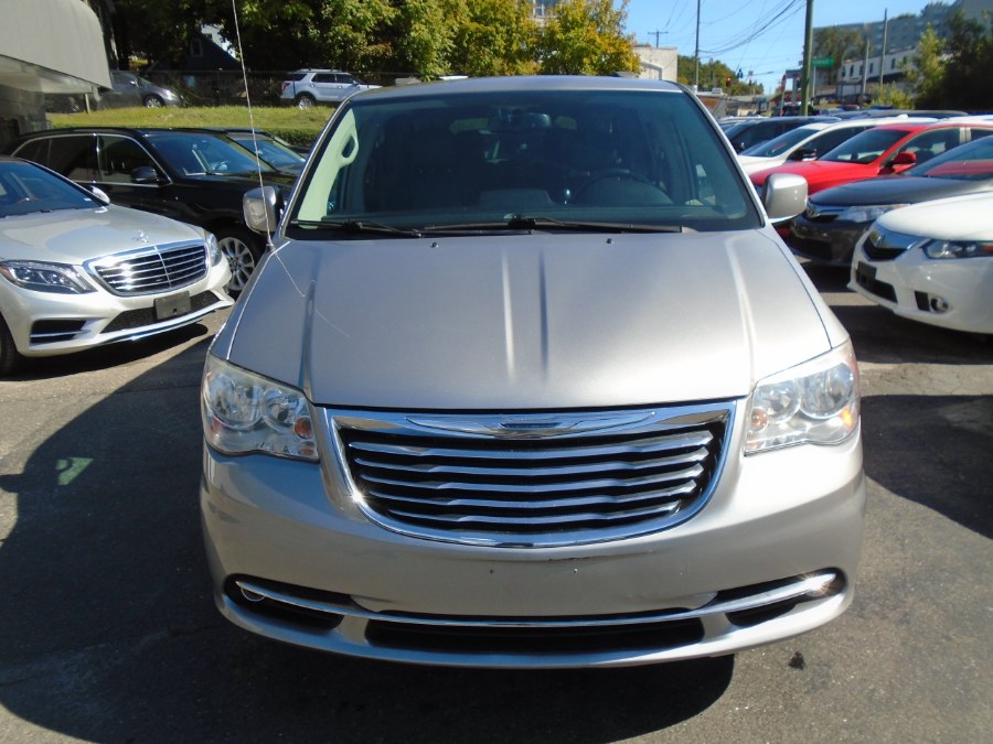 2014 Chrysler Town & Country 4dr Wgn Touring, available for sale in Waterbury, Connecticut | Jim Juliani Motors. Waterbury, Connecticut
