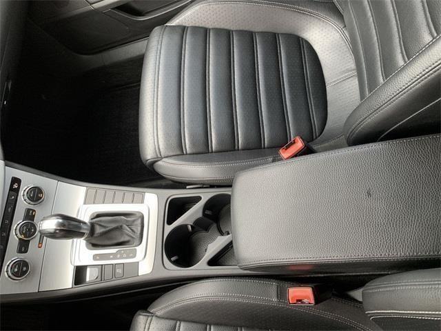 2013 Volkswagen Cc 2.0T R-Line, available for sale in Stratford, Connecticut | Wiz Leasing Inc. Stratford, Connecticut 2013 Volkswagen Cc 2.0T R-Line, available for sale in Stratford, Connecticut | Wiz Leasing Inc. Stratford, Connecticut
