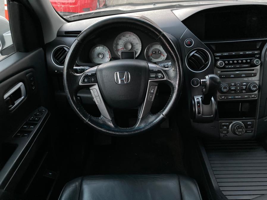 2013 Honda Pilot 4WD 4dr Touring w/RES & Navi, available for sale in Brooklyn, New York | Carsbuck Inc.. Brooklyn, New York 2013 Honda Pilot 4WD 4dr Touring w/RES & Navi, available for sale in Brooklyn, New York | Carsbuck Inc.. Brooklyn, New York
