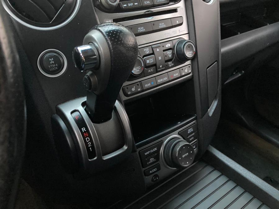 2013 Honda Pilot 4WD 4dr Touring w/RES & Navi, available for sale in Brooklyn, New York | Carsbuck Inc.. Brooklyn, New York 2013 Honda Pilot 4WD 4dr Touring w/RES & Navi, available for sale in Brooklyn, New York | Carsbuck Inc.. Brooklyn, New York