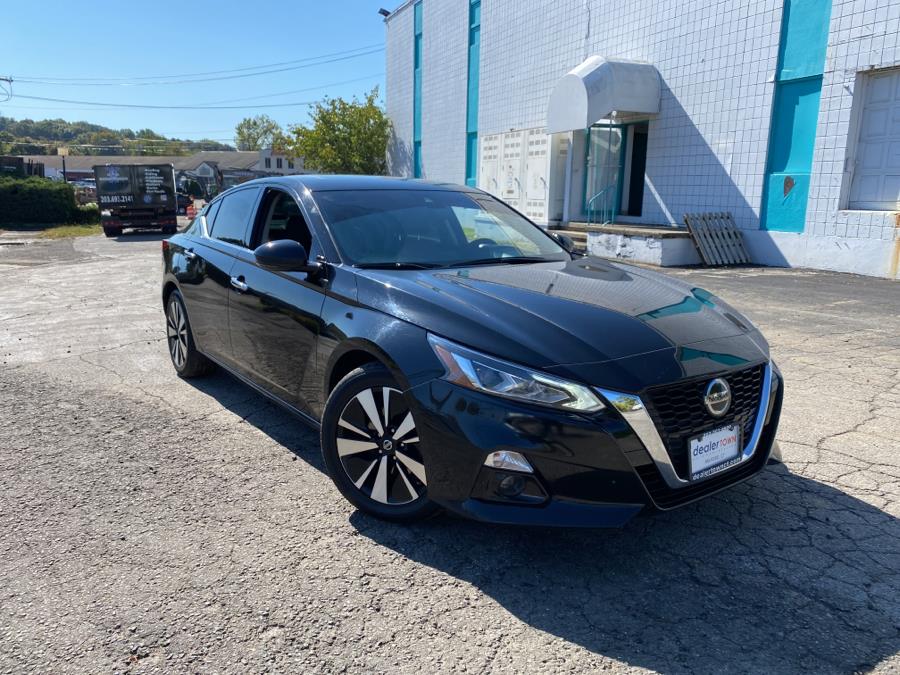 2020 Nissan Altima 2.5 SL Sedan, available for sale in Milford, Connecticut | Dealertown Auto Wholesalers. Milford, Connecticut
