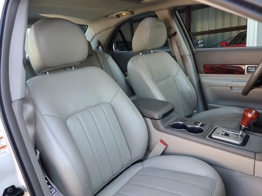 2004 Lincoln LS 4dr Sdn V8 Auto w/Ultimate Pkg, available for sale in Wantagh, New York | Alpine Motors Inc. Wantagh, New York 2004 Lincoln LS 4dr Sdn V8 Auto w/Ultimate Pkg, available for sale in Wantagh, New York | Alpine Motors Inc. Wantagh, New York