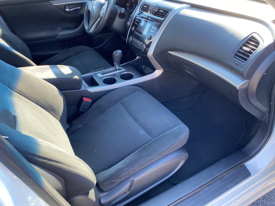 2015 Nissan Altima 4dr Sdn I4 2.5 S, available for sale in Hartford, Connecticut | Mecca Auto LLC. Hartford, Connecticut 2015 Nissan Altima 4dr Sdn I4 2.5 S, available for sale in Hartford, Connecticut | Mecca Auto LLC. Hartford, Connecticut