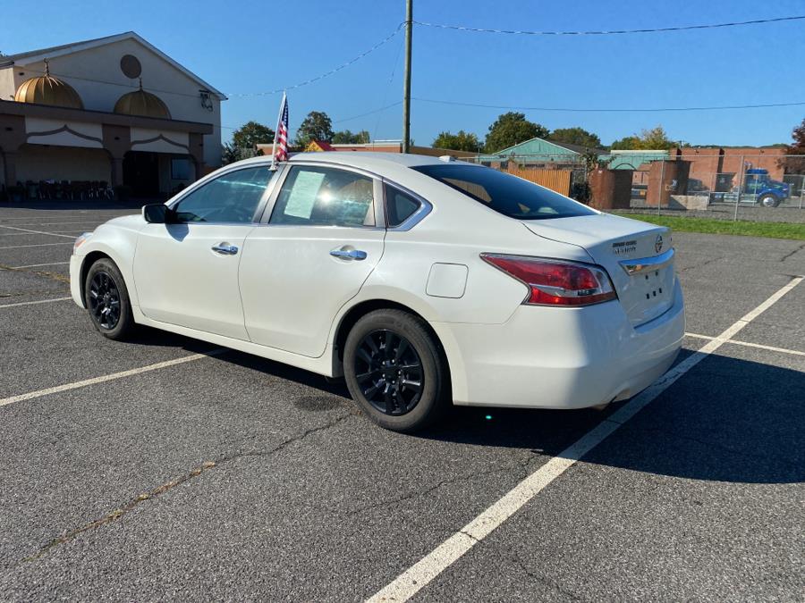 2015 Nissan Altima 4dr Sdn I4 2.5 S, available for sale in Hartford, Connecticut | Mecca Auto LLC. Hartford, Connecticut 2015 Nissan Altima 4dr Sdn I4 2.5 S, available for sale in Hartford, Connecticut | Mecca Auto LLC. Hartford, Connecticut