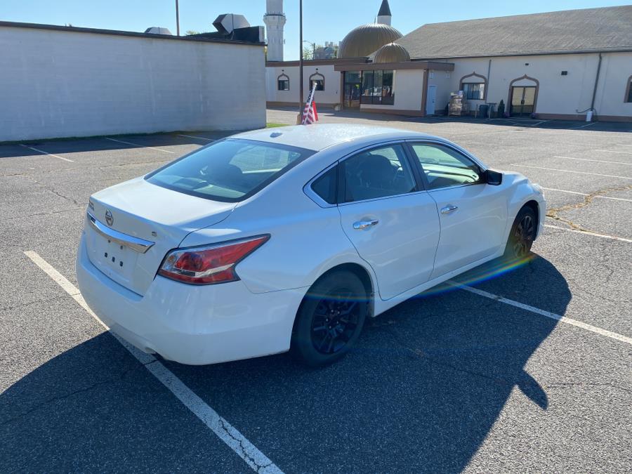 2015 Nissan Altima 4dr Sdn I4 2.5 S, available for sale in Hartford, Connecticut | Mecca Auto LLC. Hartford, Connecticut 2015 Nissan Altima 4dr Sdn I4 2.5 S, available for sale in Hartford, Connecticut | Mecca Auto LLC. Hartford, Connecticut