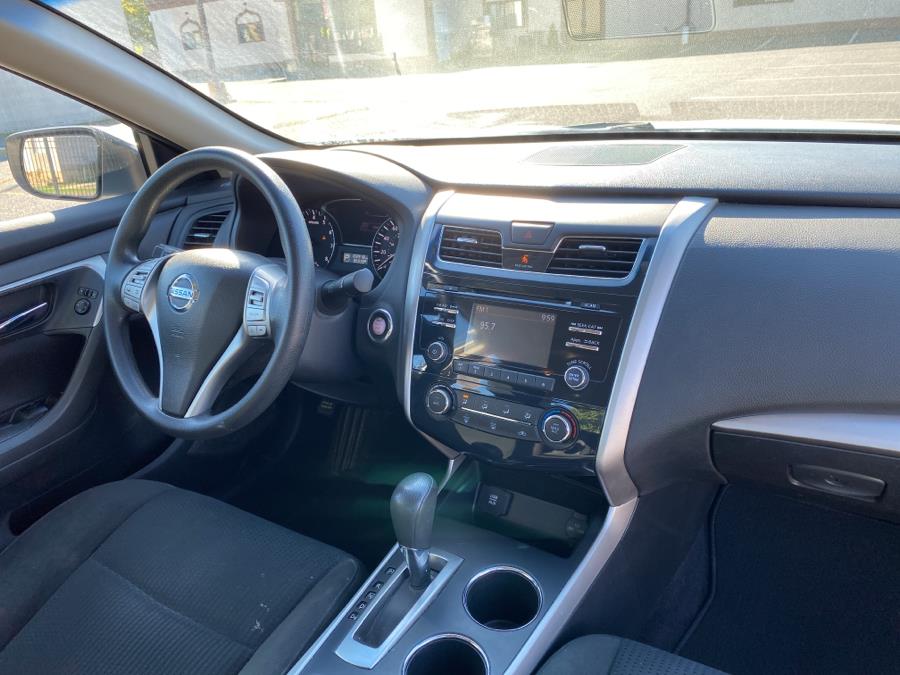 2015 Nissan Altima 4dr Sdn I4 2.5 S, available for sale in Hartford, Connecticut | Mecca Auto LLC. Hartford, Connecticut 2015 Nissan Altima 4dr Sdn I4 2.5 S, available for sale in Hartford, Connecticut | Mecca Auto LLC. Hartford, Connecticut