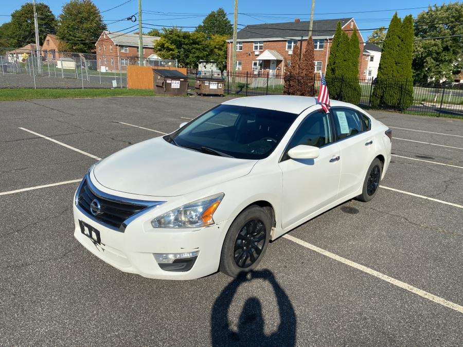 2015 Nissan Altima 4dr Sdn I4 2.5 S, available for sale in Hartford, Connecticut | Mecca Auto LLC. Hartford, Connecticut 2015 Nissan Altima 4dr Sdn I4 2.5 S, available for sale in Hartford, Connecticut | Mecca Auto LLC. Hartford, Connecticut