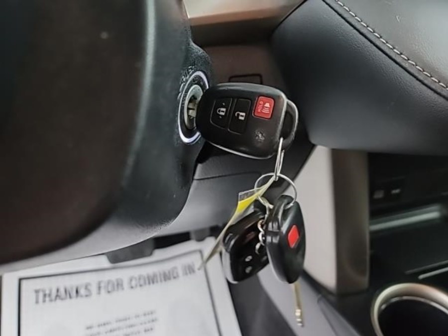 2013 Toyota RAV4 AWD 4dr XLE (Natl), available for sale in Brooklyn, New York | Top Line Auto Inc.. Brooklyn, New York 2013 Toyota RAV4 AWD 4dr XLE (Natl), available for sale in Brooklyn, New York | Top Line Auto Inc.. Brooklyn, New York