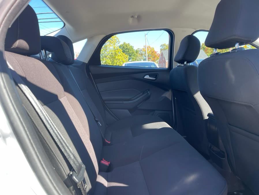 2015 Ford Focus 4dr Sdn SE, available for sale in Merrimack, New Hampshire | Merrimack Autosport. Merrimack, New Hampshire 2015 Ford Focus 4dr Sdn SE, available for sale in Merrimack, New Hampshire | Merrimack Autosport. Merrimack, New Hampshire