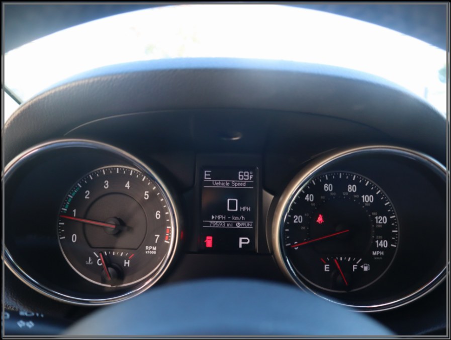 2011 Jeep Grand Cherokee 4WD 4dr Laredo, available for sale in Huntington Station, New York | My Auto Inc.. Huntington Station, New York 2011 Jeep Grand Cherokee 4WD 4dr Laredo, available for sale in Huntington Station, New York | My Auto Inc.. Huntington Station, New York