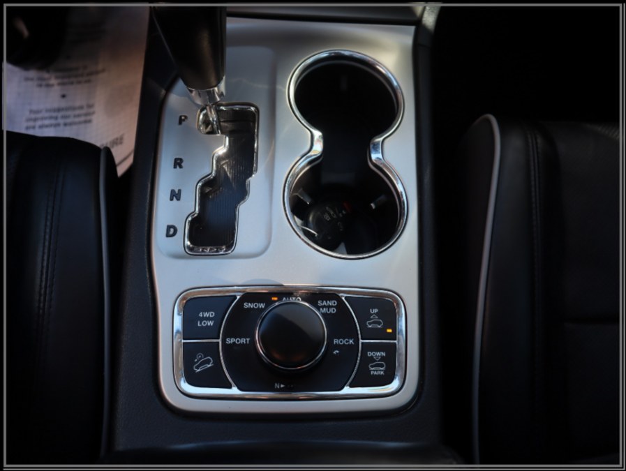 2011 Jeep Grand Cherokee 4WD 4dr Overland, available for sale in Huntington Station, New York | My Auto Inc.. Huntington Station, New York 2011 Jeep Grand Cherokee 4WD 4dr Overland, available for sale in Huntington Station, New York | My Auto Inc.. Huntington Station, New York