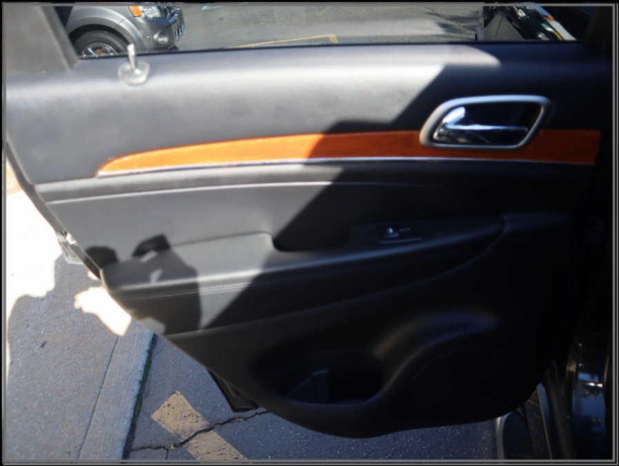 2011 Jeep Grand Cherokee 4WD 4dr Overland, available for sale in Huntington Station, New York | My Auto Inc.. Huntington Station, New York 2011 Jeep Grand Cherokee 4WD 4dr Overland, available for sale in Huntington Station, New York | My Auto Inc.. Huntington Station, New York