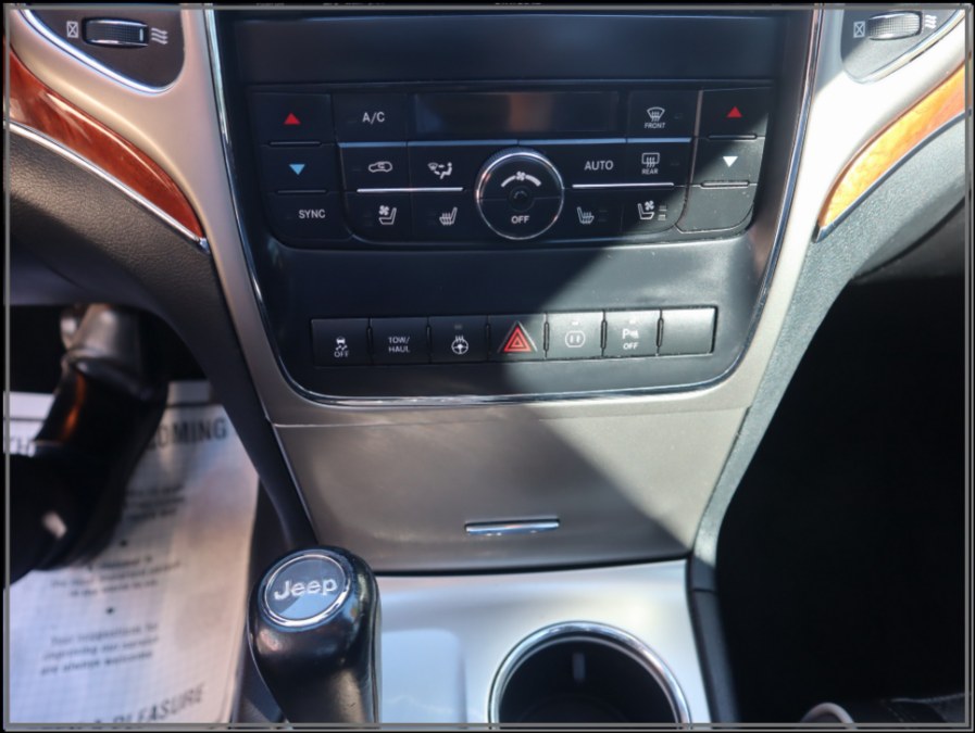 2011 Jeep Grand Cherokee 4WD 4dr Overland, available for sale in Huntington Station, New York | My Auto Inc.. Huntington Station, New York 2011 Jeep Grand Cherokee 4WD 4dr Overland, available for sale in Huntington Station, New York | My Auto Inc.. Huntington Station, New York