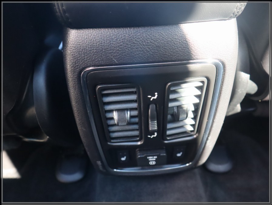 2011 Jeep Grand Cherokee 4WD 4dr Overland, available for sale in Huntington Station, New York | My Auto Inc.. Huntington Station, New York 2011 Jeep Grand Cherokee 4WD 4dr Overland, available for sale in Huntington Station, New York | My Auto Inc.. Huntington Station, New York