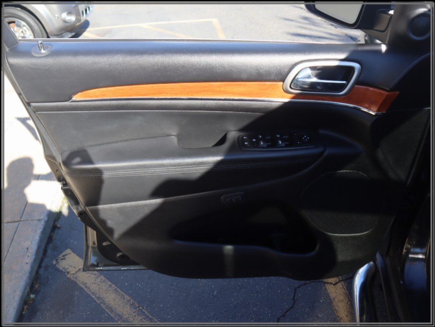 2011 Jeep Grand Cherokee 4WD 4dr Overland, available for sale in Huntington Station, New York | My Auto Inc.. Huntington Station, New York 2011 Jeep Grand Cherokee 4WD 4dr Overland, available for sale in Huntington Station, New York | My Auto Inc.. Huntington Station, New York