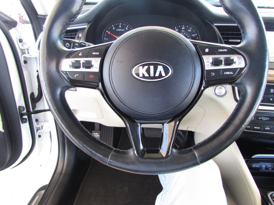 2017 Kia Cadenza Limited Sedan, available for sale in Orlando, Florida | VIP Auto Enterprise, Inc. Orlando, Florida 2017 Kia Cadenza Limited Sedan, available for sale in Orlando, Florida | VIP Auto Enterprise, Inc. Orlando, Florida