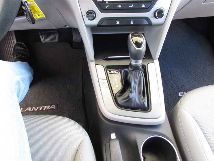 Used Hyundai Elantra SE 2.0L Auto (Alabama) 2017 | VIP Auto Enterprise, Inc. Orlando, Florida Used Hyundai Elantra SE 2.0L Auto (Alabama) 2017 | VIP Auto Enterprise, Inc. Orlando, Florida