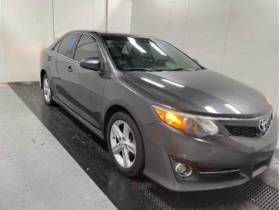 Used Toyota Camry 4dr Sdn I4 Auto SE (Natl) 2013 | Island auto wholesale. White Plains, New York