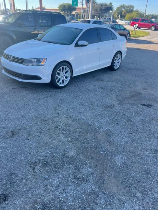 2014 Volkswagen Jetta Sedan 4dr Auto SE w/Connectivity, available for sale in Kissimmee, Florida | Central florida Auto Trader. Kissimmee, Florida