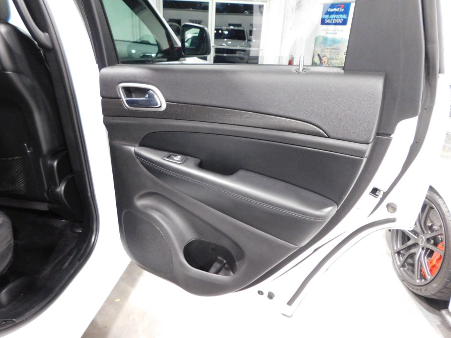 Used Jeep Grand Cherokee Altitude 4x4 *Ltd Avail* 2017 | Auto Gallery. Lodi, New Jersey Used Jeep Grand Cherokee Altitude 4x4 *Ltd Avail* 2017 | Auto Gallery. Lodi, New Jersey
