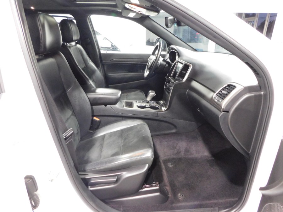 Used Jeep Grand Cherokee Altitude 4x4 *Ltd Avail* 2017 | Auto Gallery. Lodi, New Jersey Used Jeep Grand Cherokee Altitude 4x4 *Ltd Avail* 2017 | Auto Gallery. Lodi, New Jersey