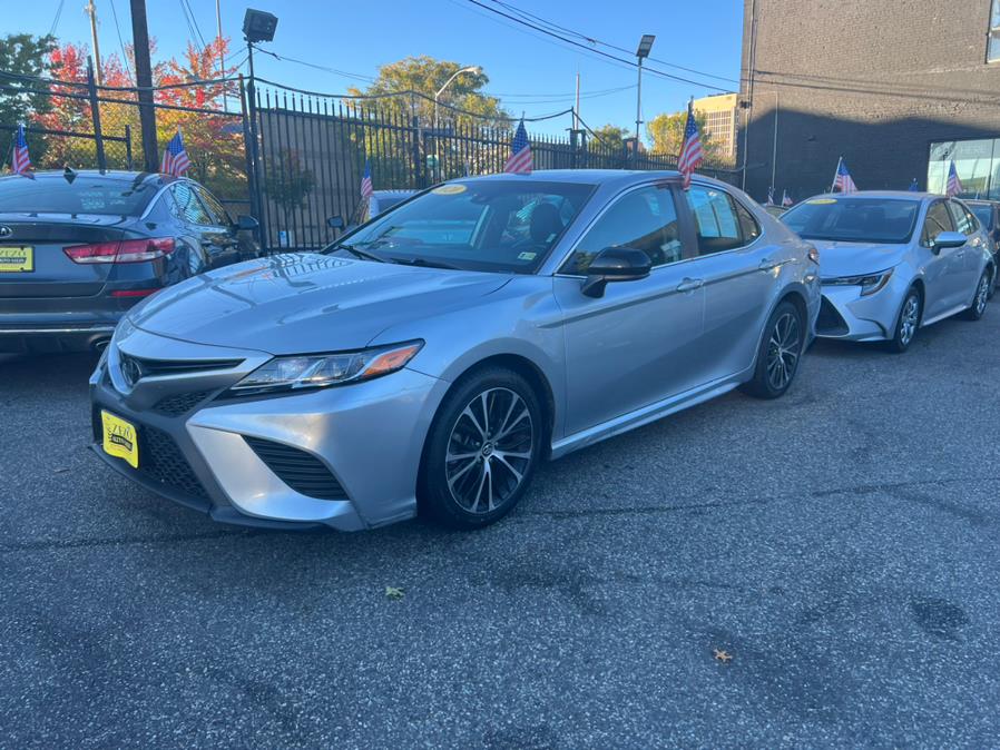 2020 Toyota Camry SE Auto (Natl), available for sale in Newark, New Jersey | Zezo Auto Sales. Newark, New Jersey