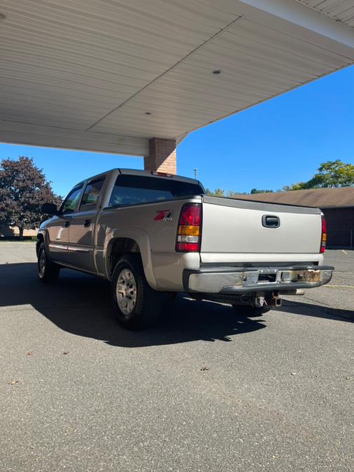 Used GMC Sierra 1500 Crew Cab 143.5" WB 4WD SLT 2005 | Supreme Automotive. New Britain, Connecticut Used GMC Sierra 1500 Crew Cab 143.5" WB 4WD SLT 2005 | Supreme Automotive. New Britain, Connecticut