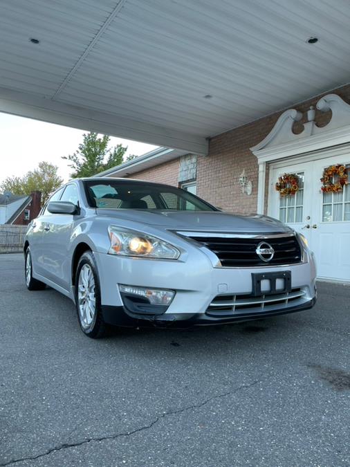 2014 Nissan Altima 4dr Sdn I4 2.5 SV, available for sale in New Britain, Connecticut | Supreme Automotive. New Britain, Connecticut