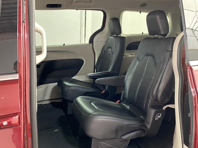 Used Chrysler Pacifica Touring L 2020 | Queens Auto Mall. Richmond Hill, New York Used Chrysler Pacifica Touring L 2020 | Queens Auto Mall. Richmond Hill, New York