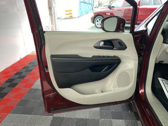 Used Chrysler Pacifica Touring L 2020 | Queens Auto Mall. Richmond Hill, New York Used Chrysler Pacifica Touring L 2020 | Queens Auto Mall. Richmond Hill, New York