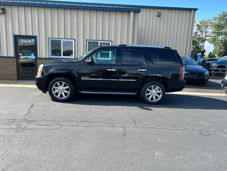2014 GMC Yukon AWD 4dr Denali, available for sale in East Windsor, Connecticut | Century Auto And Truck. East Windsor, Connecticut