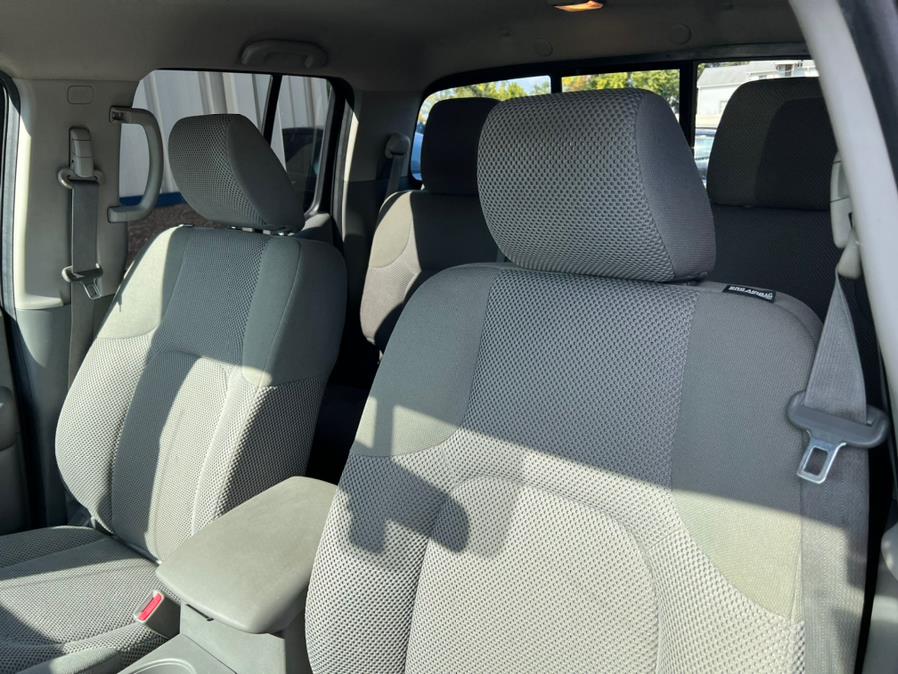 2016 Nissan Frontier 4WD Crew Cab SWB Auto SV, available for sale in East Windsor, Connecticut | Century Auto And Truck. East Windsor, Connecticut