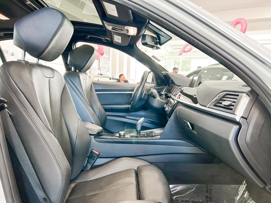 Used BMW 3 Series 330i xDrive Sedan 2018 | Luxury Motor Club. Franklin Square, New York Used BMW 3 Series 330i xDrive Sedan 2018 | Luxury Motor Club. Franklin Square, New York
