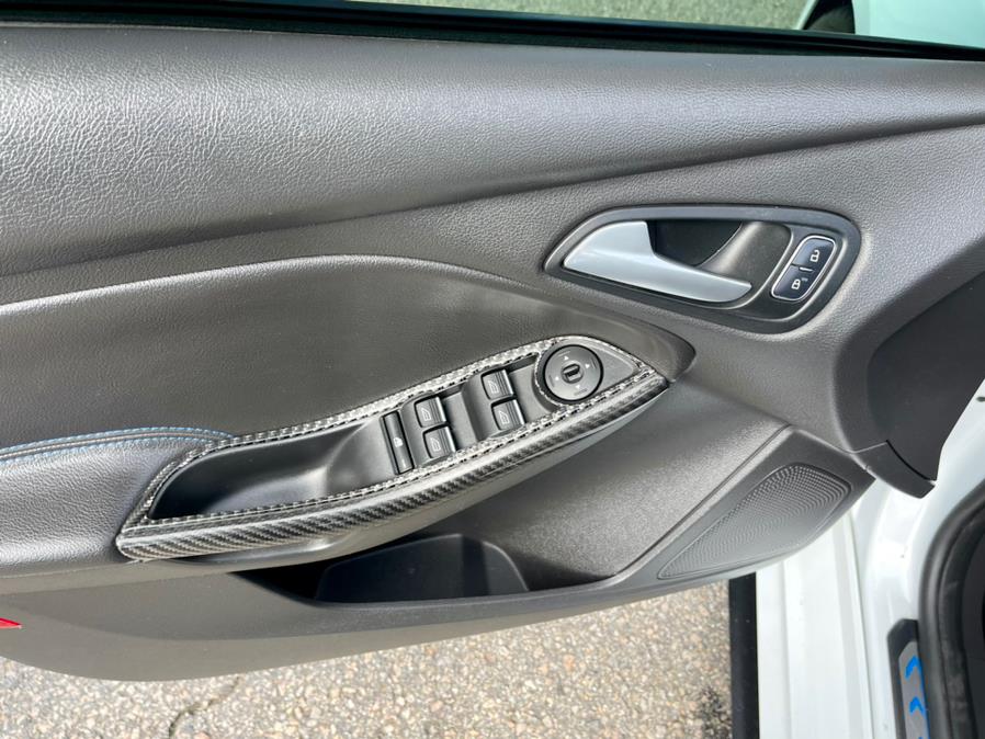2017 Ford Focus RS Hatch, available for sale in South Windsor, Connecticut | Mike And Tony Auto Sales, Inc. South Windsor, Connecticut 2017 Ford Focus RS Hatch, available for sale in South Windsor, Connecticut | Mike And Tony Auto Sales, Inc. South Windsor, Connecticut