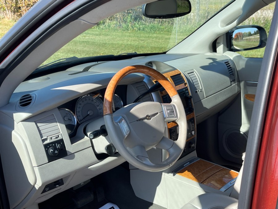 2007 Chrysler Aspen 4WD 4dr Limited, available for sale in Darien, Wisconsin | Geneva Motor Cars. Darien, Wisconsin 2007 Chrysler Aspen 4WD 4dr Limited, available for sale in Darien, Wisconsin | Geneva Motor Cars. Darien, Wisconsin