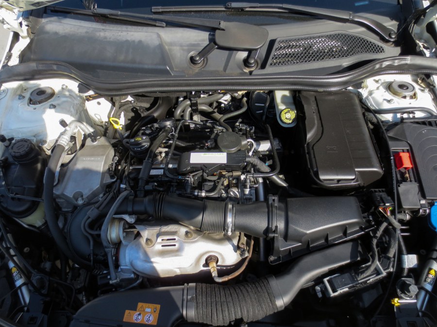 2015 Mercedes-Benz CLA-Class 4dr Sdn CLA 250 4MATIC, available for sale in Santa Ana, California | Auto Max Of Santa Ana. Santa Ana, California 2015 Mercedes-Benz CLA-Class 4dr Sdn CLA 250 4MATIC, available for sale in Santa Ana, California | Auto Max Of Santa Ana. Santa Ana, California