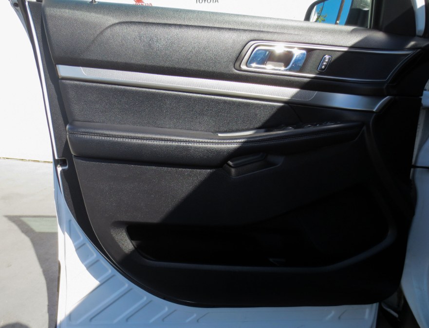2018 Ford Explorer XLT 4WD, available for sale in Santa Ana, California | Auto Max Of Santa Ana. Santa Ana, California 2018 Ford Explorer XLT 4WD, available for sale in Santa Ana, California | Auto Max Of Santa Ana. Santa Ana, California