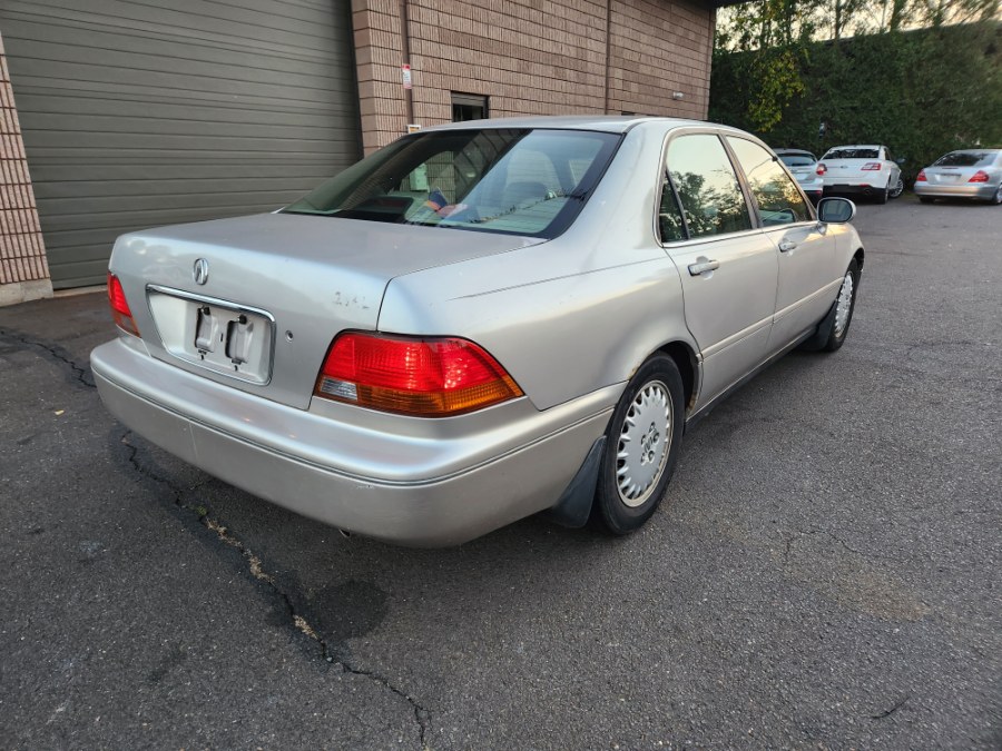 1997 Acura RL 4dr Sdn w/Premium Pkg, available for sale in Bristol, Connecticut | Dealmax Motors LLC. Bristol, Connecticut 1997 Acura RL 4dr Sdn w/Premium Pkg, available for sale in Bristol, Connecticut | Dealmax Motors LLC. Bristol, Connecticut