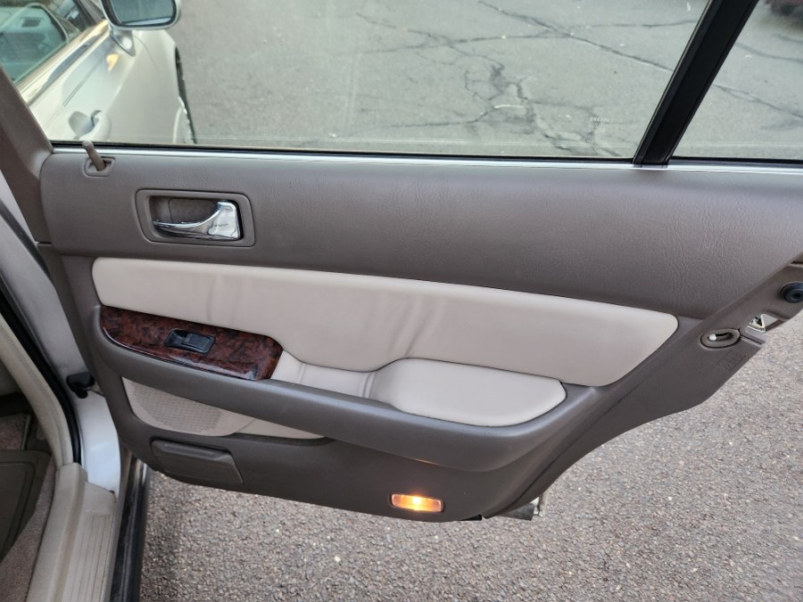 1997 Acura RL 4dr Sdn w/Premium Pkg, available for sale in Bristol, Connecticut | Dealmax Motors LLC. Bristol, Connecticut 1997 Acura RL 4dr Sdn w/Premium Pkg, available for sale in Bristol, Connecticut | Dealmax Motors LLC. Bristol, Connecticut