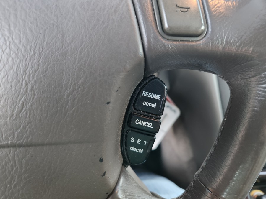 1997 Acura RL 4dr Sdn w/Premium Pkg, available for sale in Bristol, Connecticut | Dealmax Motors LLC. Bristol, Connecticut 1997 Acura RL 4dr Sdn w/Premium Pkg, available for sale in Bristol, Connecticut | Dealmax Motors LLC. Bristol, Connecticut