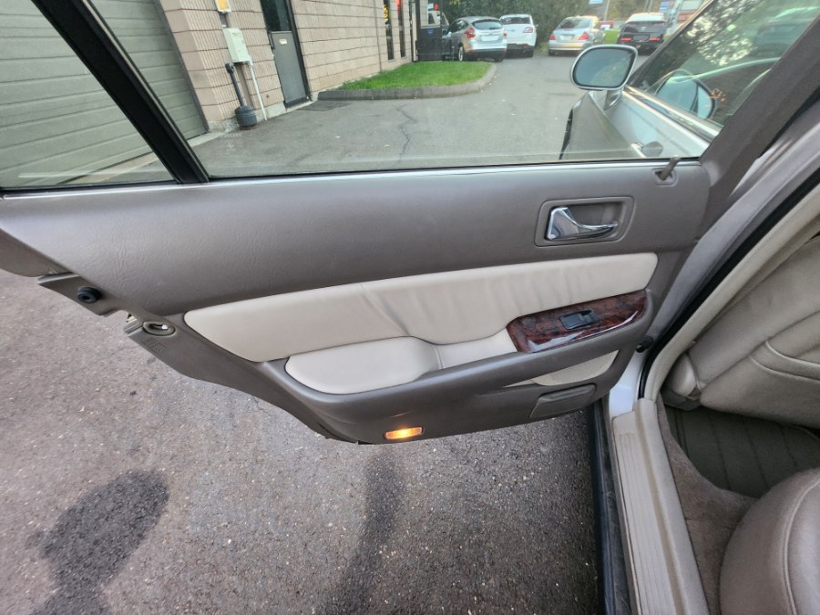 1997 Acura RL 4dr Sdn w/Premium Pkg, available for sale in Bristol, Connecticut | Dealmax Motors LLC. Bristol, Connecticut 1997 Acura RL 4dr Sdn w/Premium Pkg, available for sale in Bristol, Connecticut | Dealmax Motors LLC. Bristol, Connecticut
