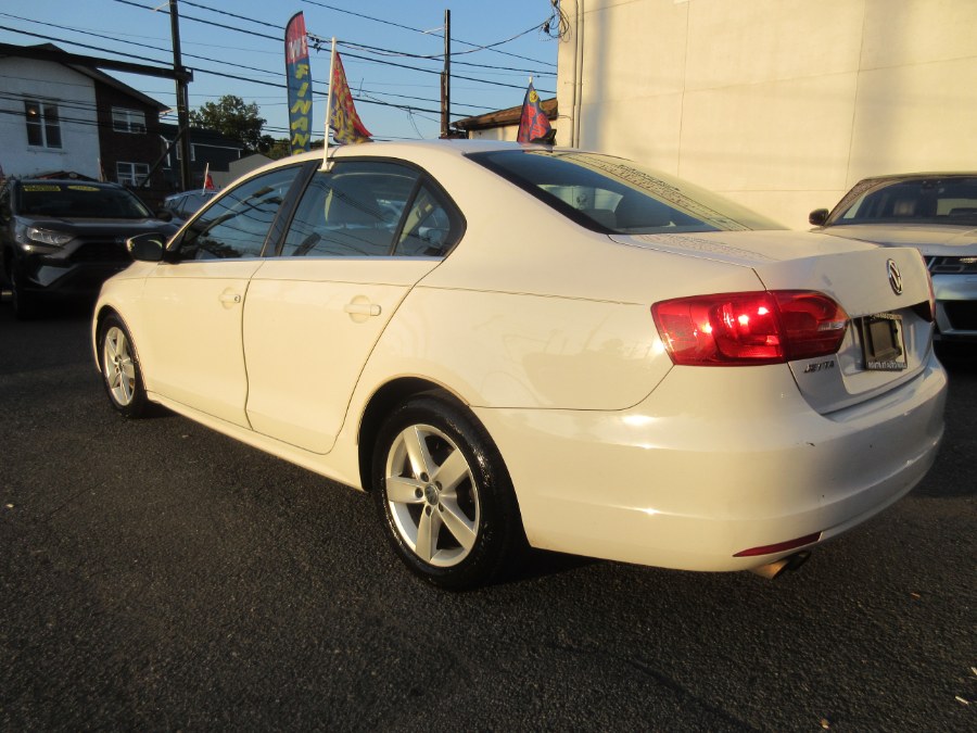 Used Volkswagen Jetta Sedan 4dr DSG TDI w/Premium *Ltd Avail* 2013 | Route 27 Auto Mall. Linden, New Jersey Used Volkswagen Jetta Sedan 4dr DSG TDI w/Premium *Ltd Avail* 2013 | Route 27 Auto Mall. Linden, New Jersey