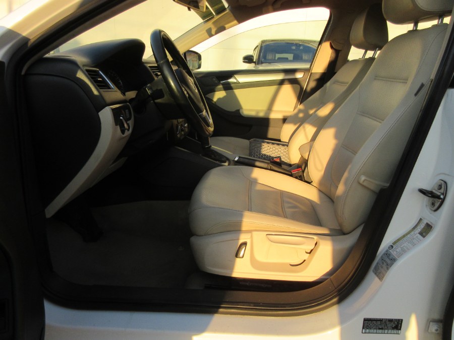 Used Volkswagen Jetta Sedan 4dr DSG TDI w/Premium *Ltd Avail* 2013 | Route 27 Auto Mall. Linden, New Jersey Used Volkswagen Jetta Sedan 4dr DSG TDI w/Premium *Ltd Avail* 2013 | Route 27 Auto Mall. Linden, New Jersey