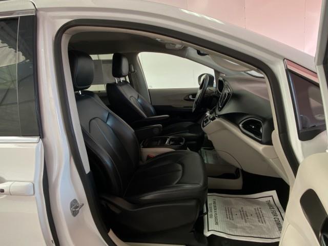 Used Chrysler Voyager LXI 2020 | Queens Auto Mall. Richmond Hill, New York Used Chrysler Voyager LXI 2020 | Queens Auto Mall. Richmond Hill, New York