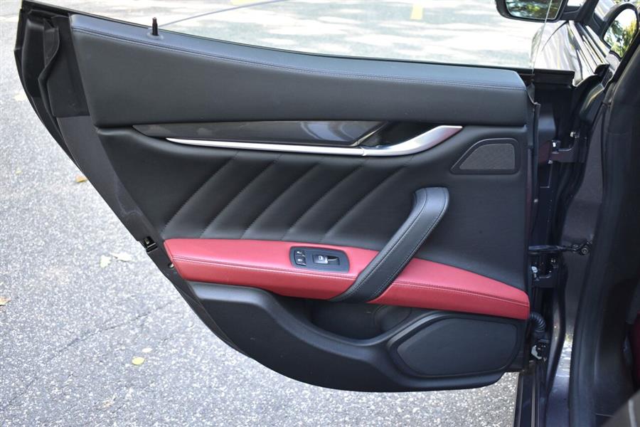 2019 Maserati Ghibli SQ4 AWD 4dr Sedan, available for sale in Great Neck, New York | Camy Cars. Great Neck, New York 2019 Maserati Ghibli SQ4 AWD 4dr Sedan, available for sale in Great Neck, New York | Camy Cars. Great Neck, New York