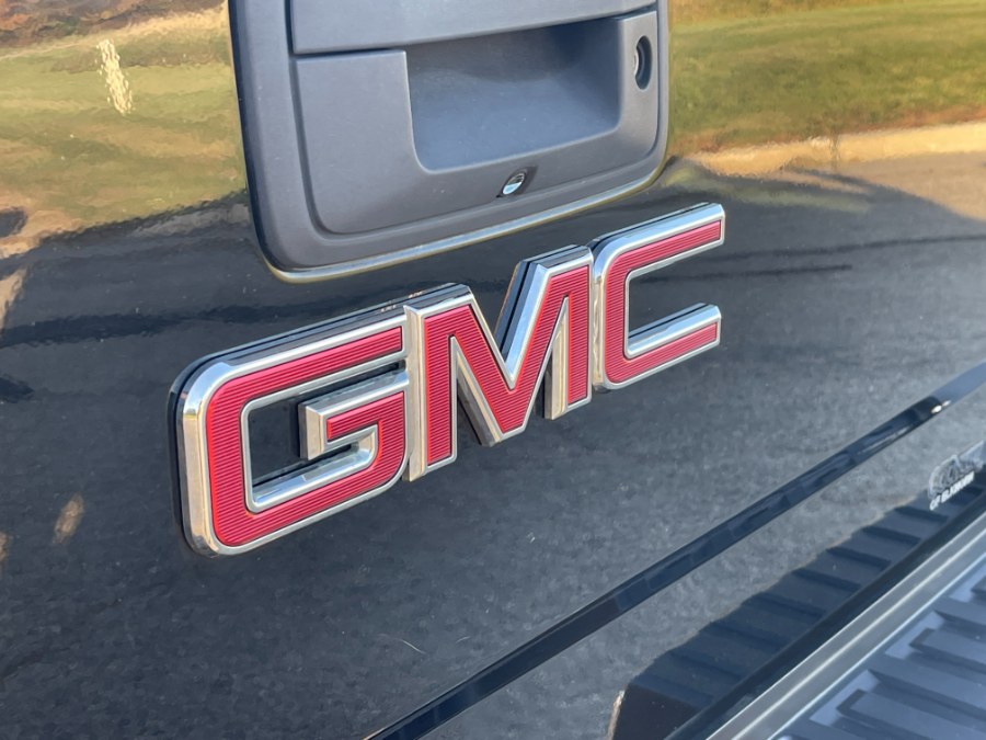 Used GMC Sierra 2500HD 4WD Crew Cab 153.7" SLT 2015 | Geneva Motor Cars. Darien, Wisconsin Used GMC Sierra 2500HD 4WD Crew Cab 153.7" SLT 2015 | Geneva Motor Cars. Darien, Wisconsin