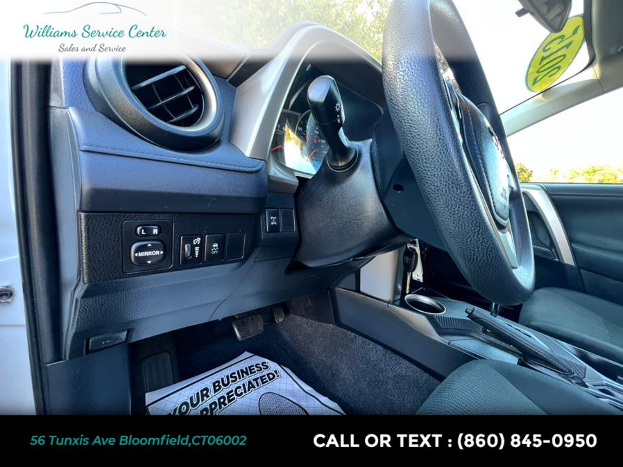 Used Toyota RAV4 AWD 4dr LE (Natl) 2015 | Williams Service Center. Bloomfield, Connecticut Used Toyota RAV4 AWD 4dr LE (Natl) 2015 | Williams Service Center. Bloomfield, Connecticut